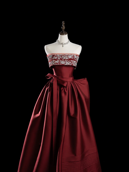 Robe de bal élégante sans bretelles en satin bordeaux, tenue de soirée pour 20e anniversaire, robe de bal RB1949