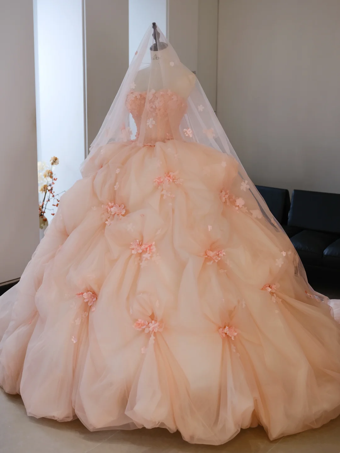 Niedliches, trägerloses Ballkleid aus rosa Tüll mit Blumenmuster, langes Abendkleid für Sweet 15 und 16, AB595