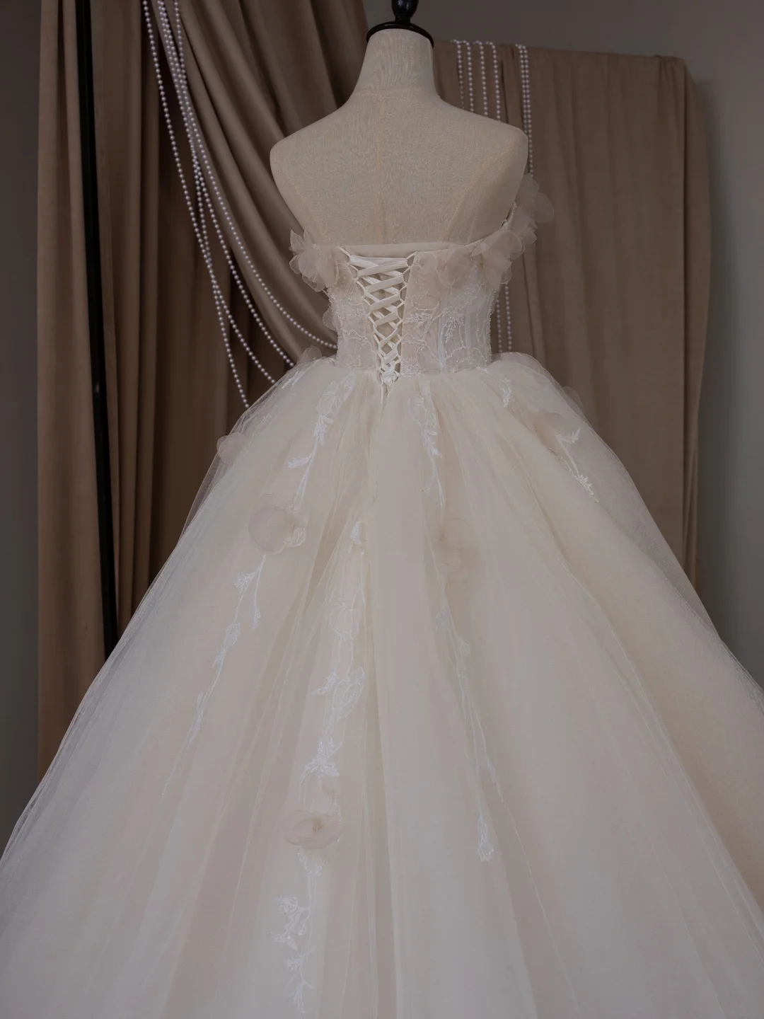Robe de mariée princesse sans bretelles, sans manches, en dentelle, corset ajusté, en tulle, blanche, RB2024