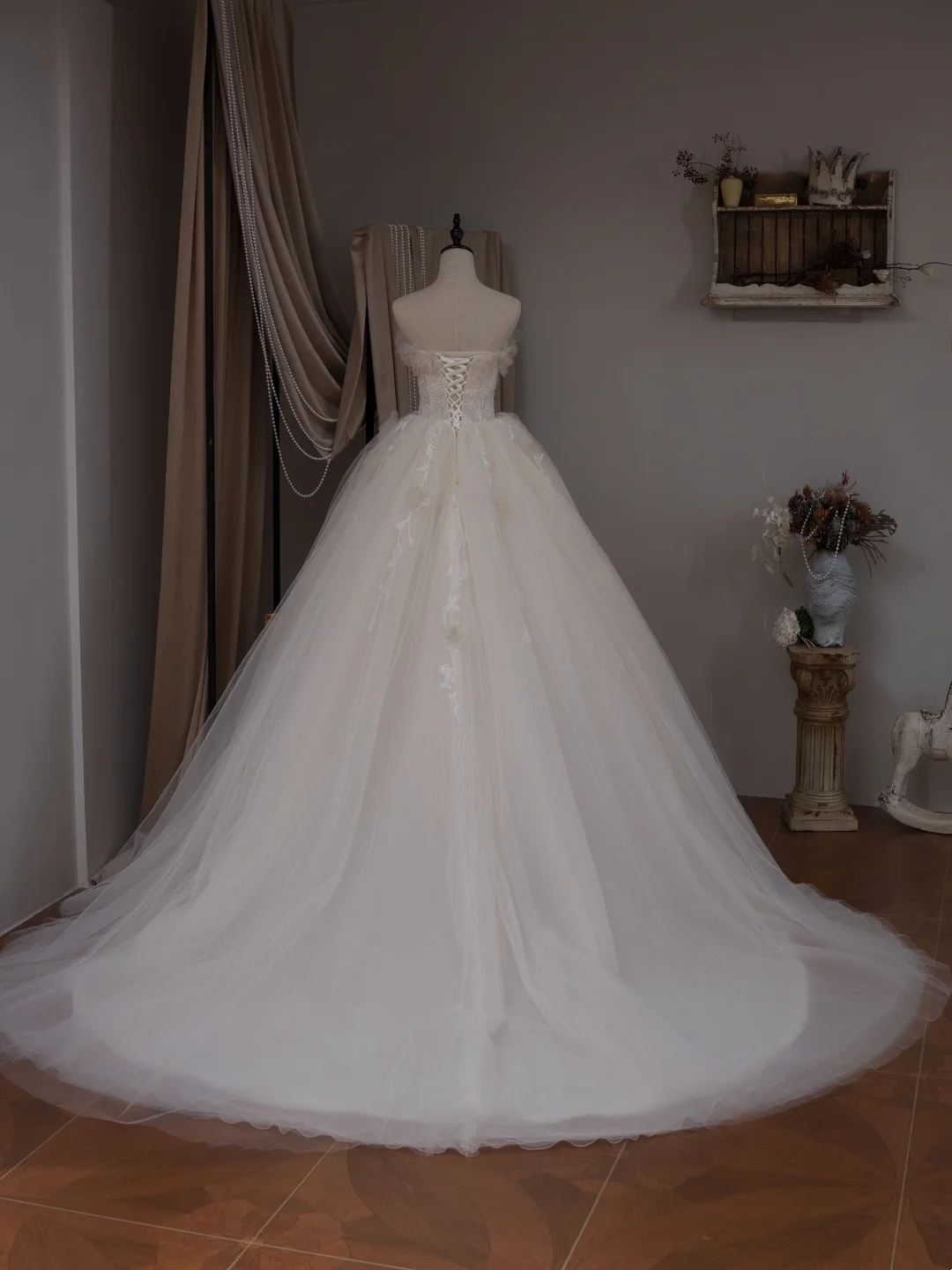 Robe de mariée princesse sans bretelles, sans manches, en dentelle, corset ajusté, en tulle, blanche, RB2024