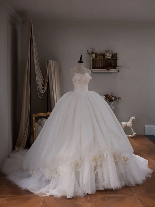 Princess Ball Gown Strapless Sleeveless Fitted Corset Tulle Wedding Dress Bride Gowns White Wedding Dresses RB2026