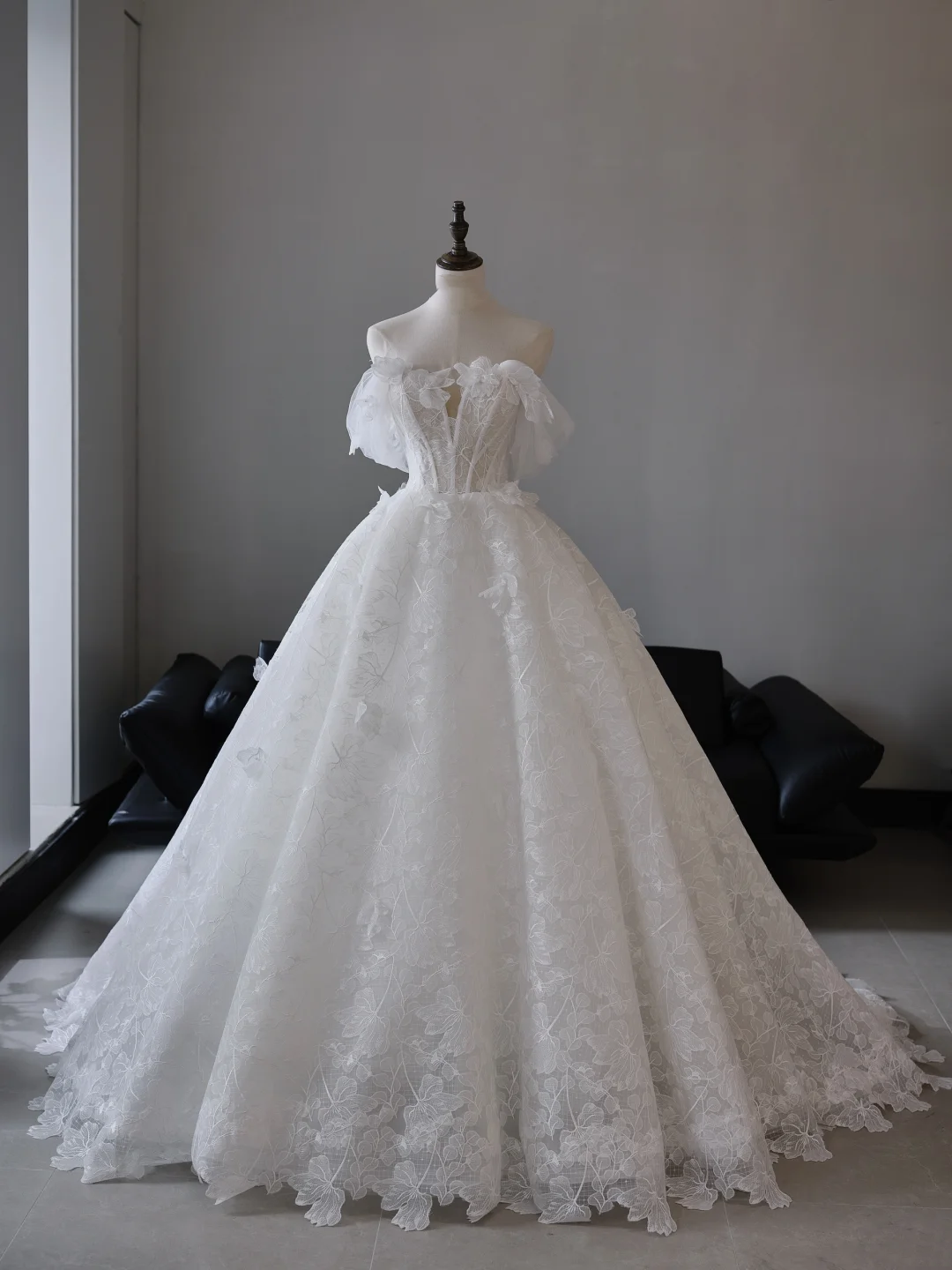 Robe de mariée princesse sans bretelles, sans manches, en dentelle, avec corset ajusté, longue, blanche, RB2018