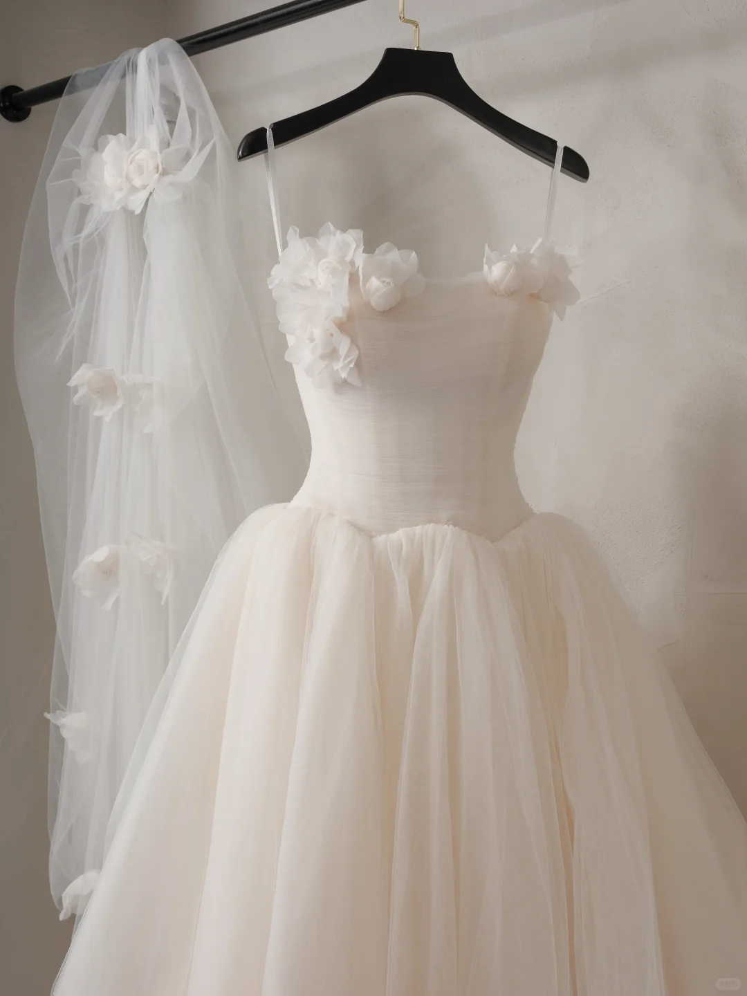 Ethereal Ball Gown Strapless Fitted Corset Long Sleeves Wedding Dress Bride Gowns Wedding Dresses RB2058