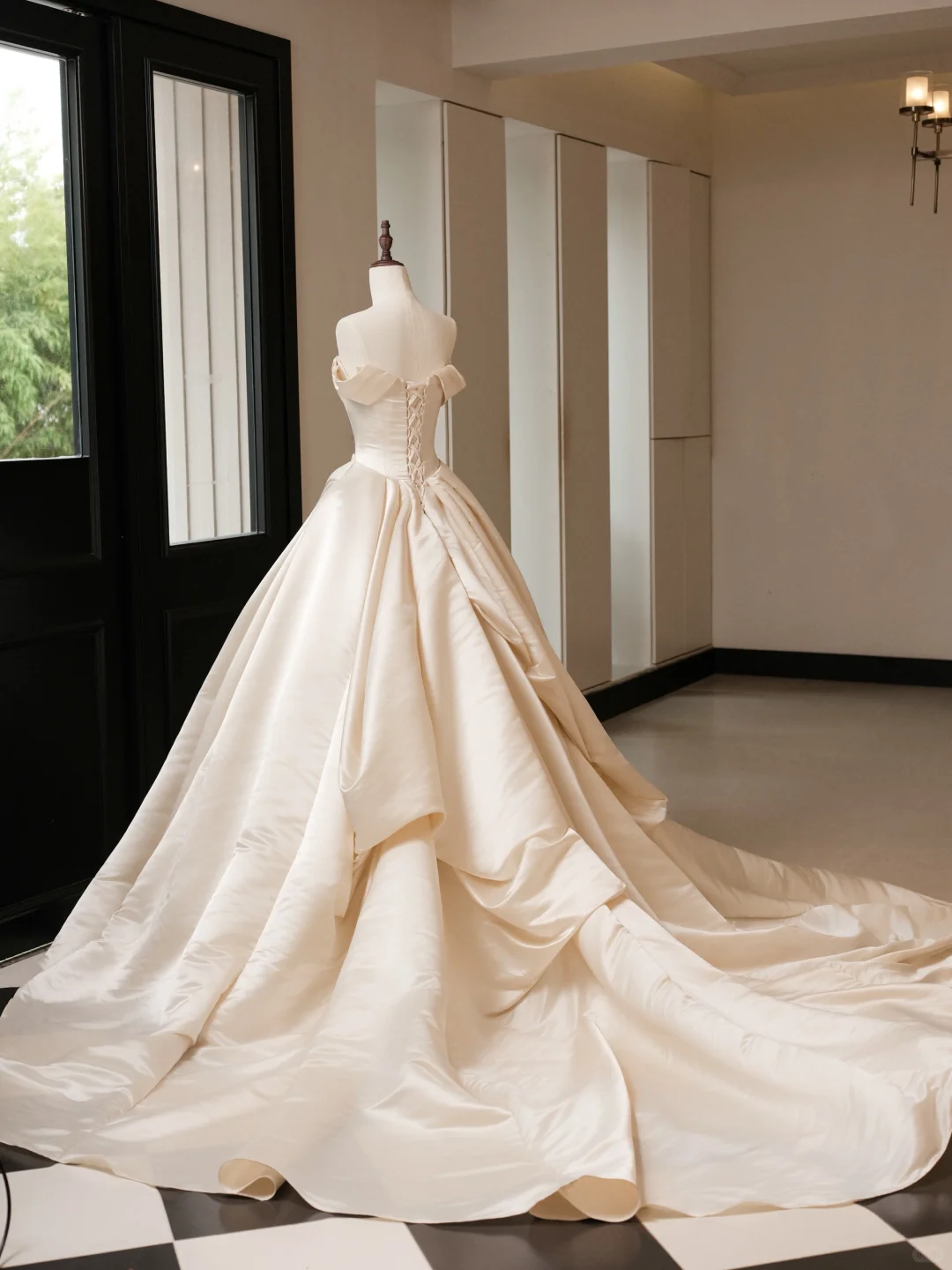 Robe de mariée en satin, robe de bal, bustier, corset ajusté, volants, RB2061