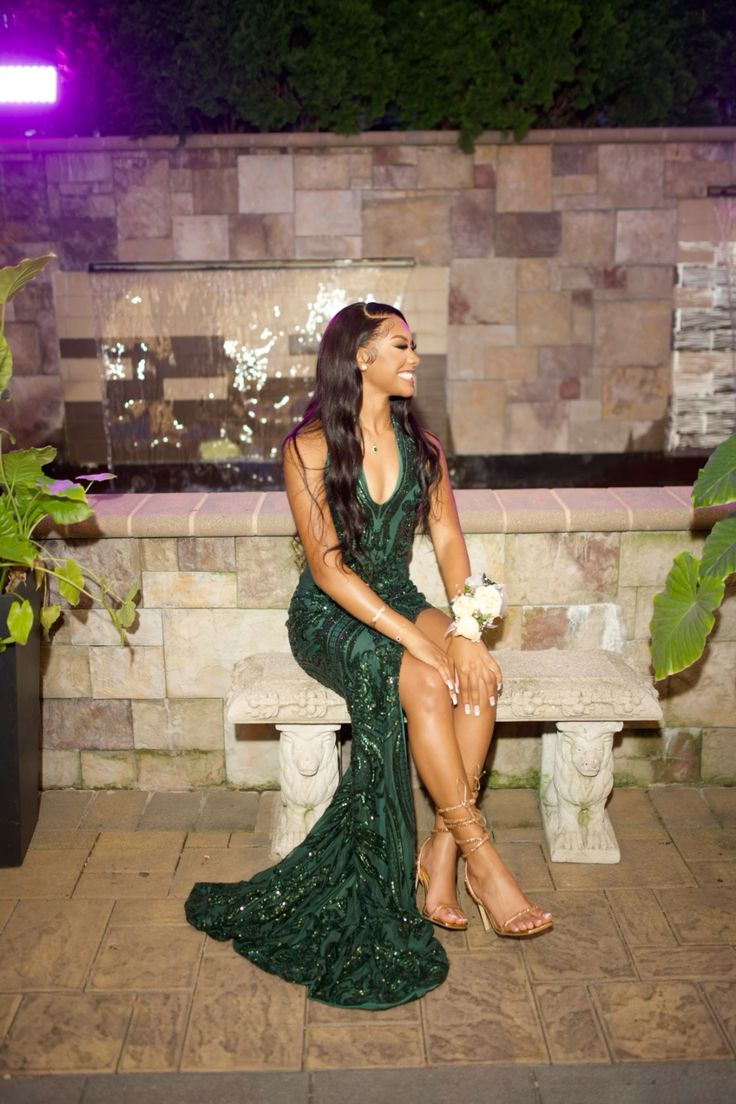 Unique Mermaid V Neck Sleeveless Classy Emerald Green Sequin Prom Dresses Inspiration Party Dress Princess Graduation Dress RB2167