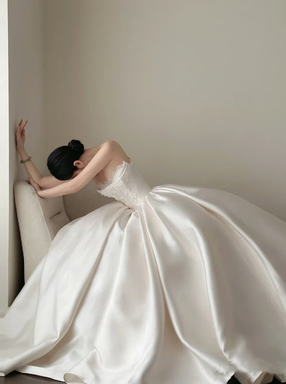 Robe de mariée luxueuse en satin et dentelle, décolleté en cœur, style conte de fées, longue, RB2840