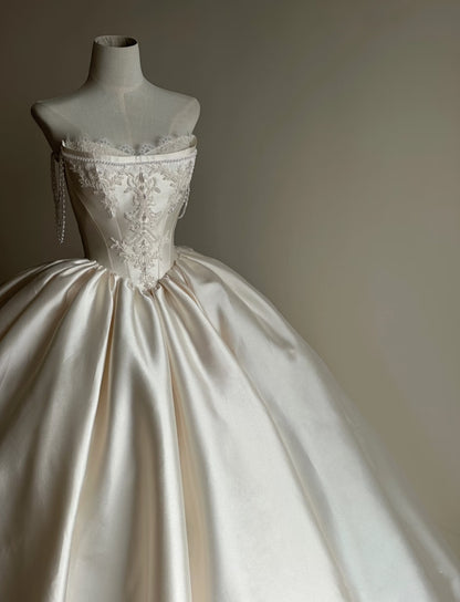 Robe de mariée luxueuse en satin et dentelle, décolleté en cœur, style conte de fées, longue, RB2840