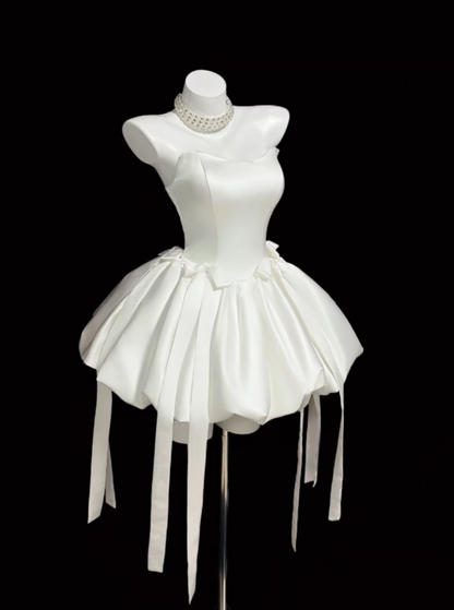 Superbe Robe de Bal Bustier Satin Blanc Pour Femmes Mini Tenues d'Anniversaire Courtes Inspo Senior Robes de Rentrée RB3079