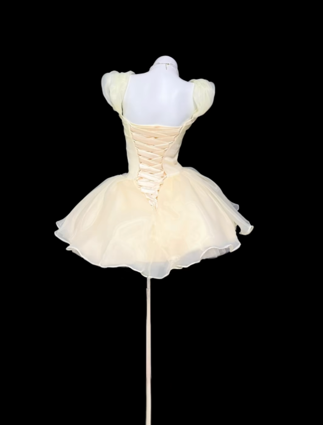Robe de bal féerique jaune clair col carré robe de bal de fin d'études mini inspiration senior robe de soirée courte RB3119