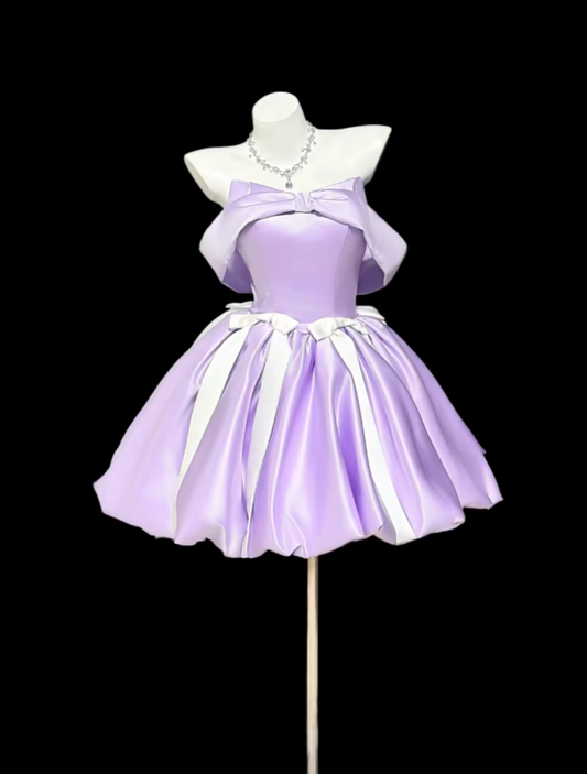 Ästhetische Ballkleider schulterfrei Flieder 18. Geburtstag Outfit-Ideen mit Schleifen-Inspiration Kurze Hoco-Kleider Homecoming-Kleider RB3120
