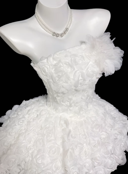 Niedliches Ballkleid, trägerlos, weiß, Mini, Inspo für Seniorinnen, kurze Kleider zum 17. Geburtstag, Party-Outfits, Homecoming-Kleider RB3129