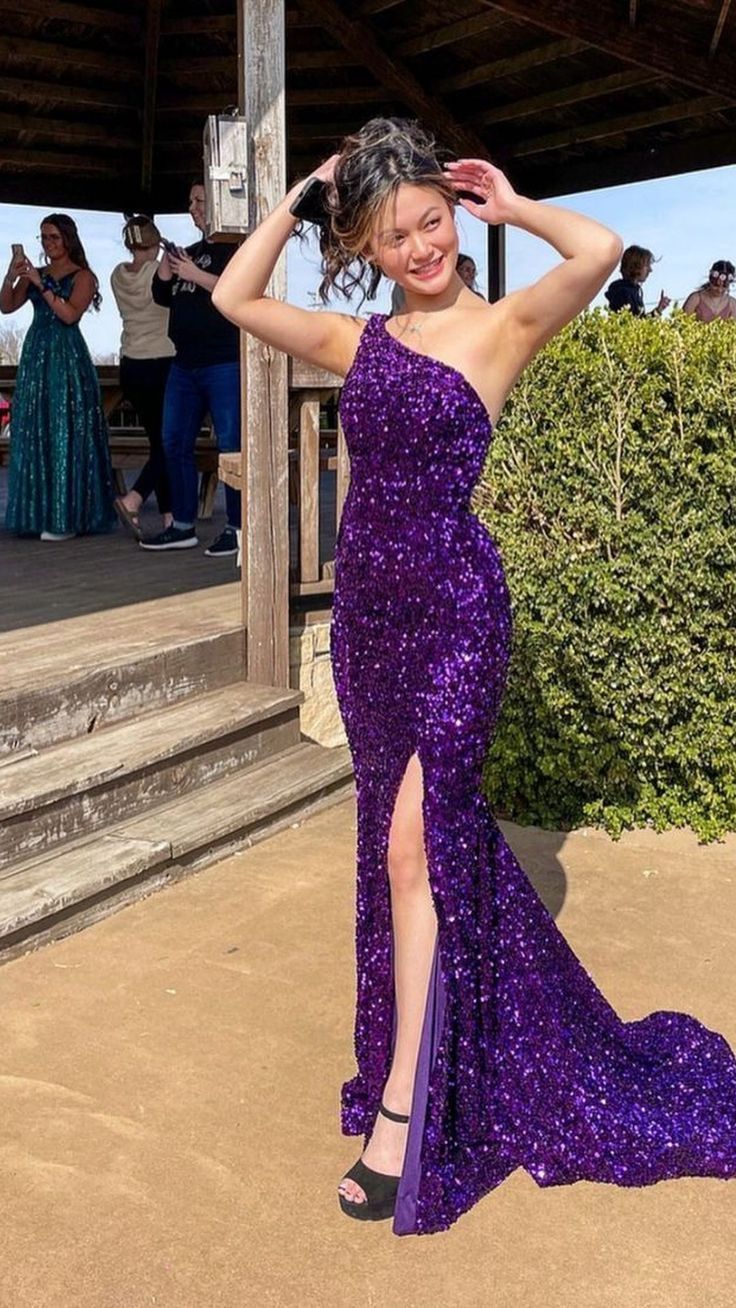 Sexy Meerjungfrau One-Shoulder Grape Pailletten Schlitz Ballkleider Partykleid 21. Geburtstag Outfits Abschlusskleid RB741
