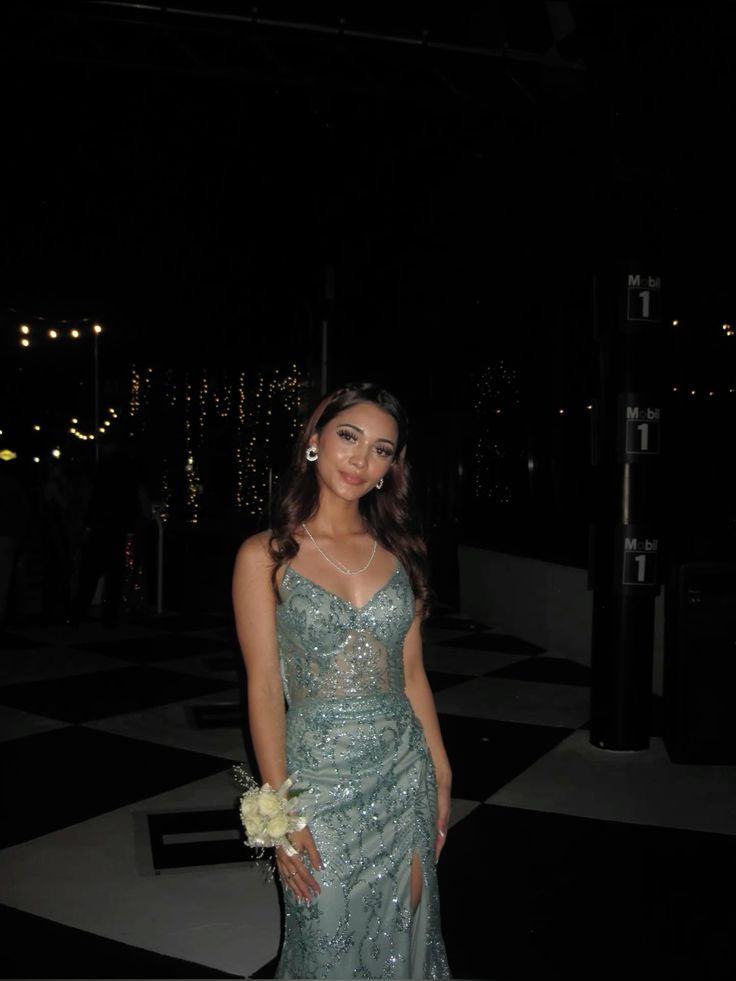 Robe de bal sirène scintillante à bretelles spaghetti et paillettes grises fendues, tenue de soirée pour 20e anniversaire, robe de remise de diplôme RB860