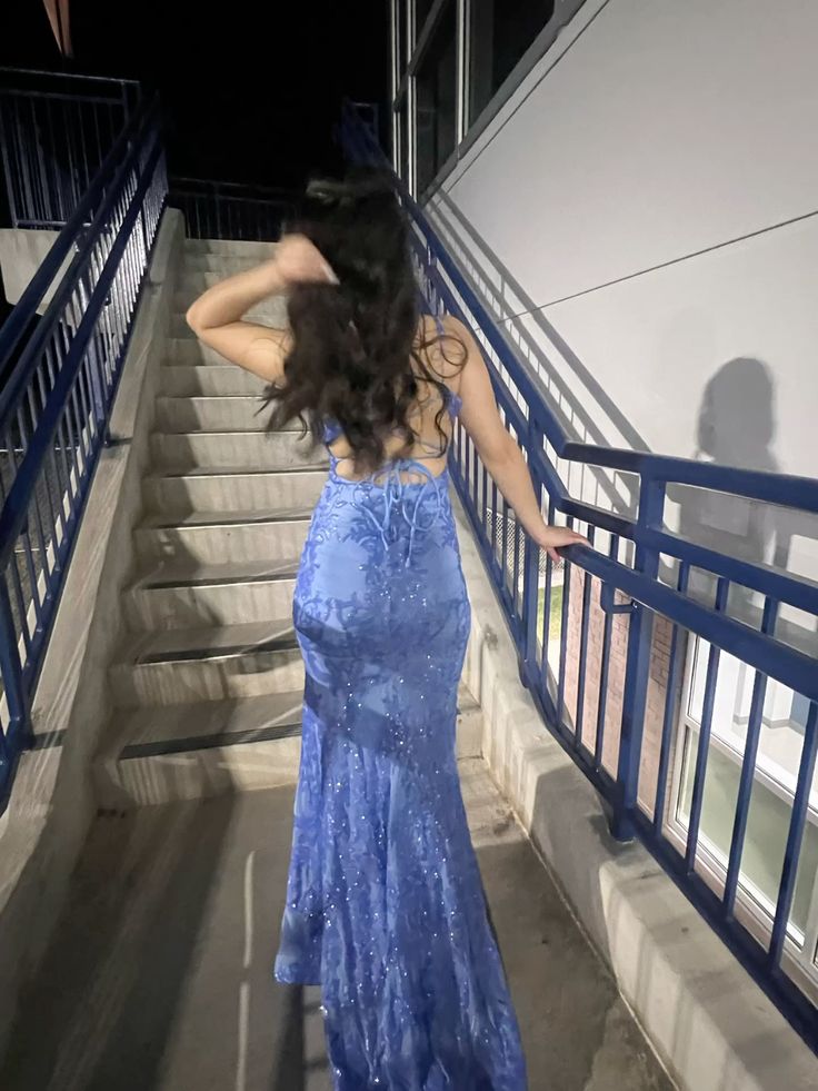Robe de bal sirène scintillante à bretelles spaghetti et dos nu bleu à paillettes, tenue de fête pour 21e anniversaire, robe de remise de diplôme RB863