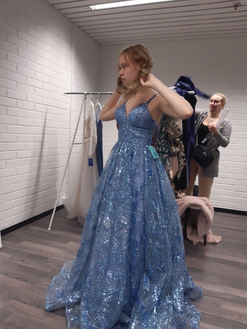 Elegant Ball Gown Spaghetti Straps Blue Sequins Prom Dresses Party Dress 20th Birthday Outfits Graduation Dress RB865