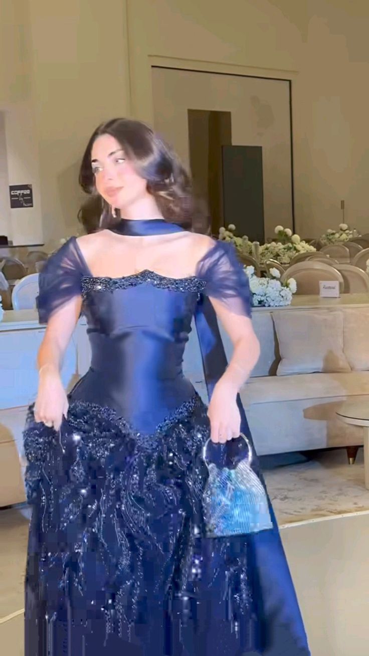 Robe de bal longue sexy en tulle bleu marine à épaules dénudées et sequins, robe de bal d'inspiration pour remise de diplômes, RB939