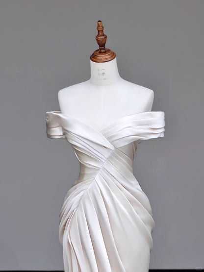 Robe de mariée sirène blanche simple à épaules dénudées et fente en satin, robe de soirée formelle RF01018