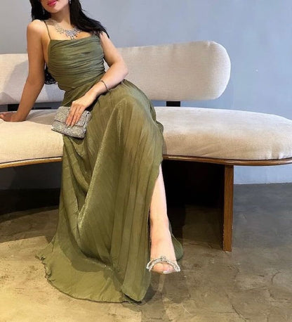 Superbes robes de demoiselle d'honneur trapèze en tulle à bretelles spaghetti, longues robes de bal pour événements RF0398