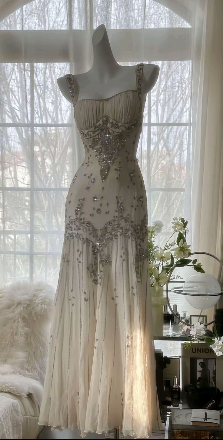 Shiny Beaded Chiffon Ball Dress for Party Spaghetti Strap Backless Evening Dress RF0399