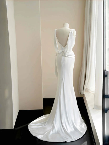 Elegantes weißes Meerjungfrau-Abendkleid aus Satin mit U-Ausschnitt – RF0461