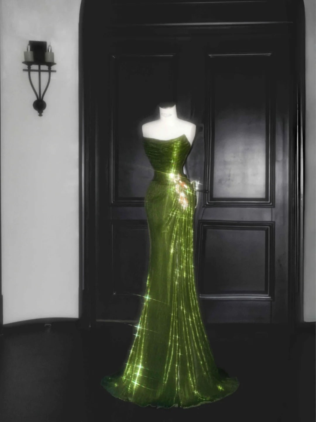 Atemberaubende trägerlose Pailletten Meerjungfrau Ballkleider Elegante Abendkleider RF0473