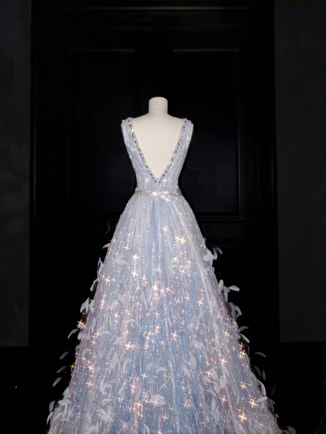 Beautiful V-neck Tulle Beaded Sequins A-Line Long Prom Dresses Sweet 16 Evening Dresses RF0492