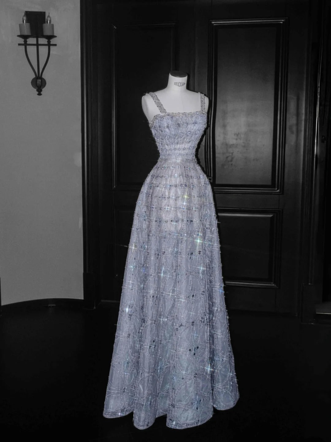 Prinzessinnen-Stil A-Linie Spaghettiträger Tüll Strass Lange Ballkleider Sweet 16 Kleider RF0495