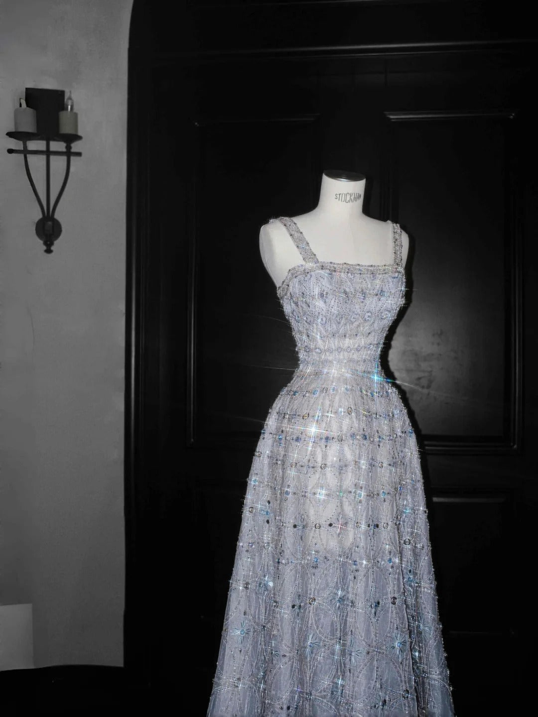 Prinzessinnen-Stil A-Linie Spaghettiträger Tüll Strass Lange Ballkleider Sweet 16 Kleider RF0495