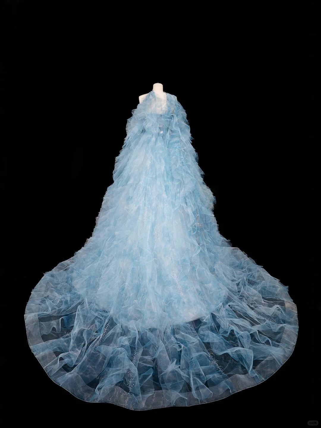 Wunderschöne trägerlose Tüll A-Linie Perlen Brautkleider Blau Formale Abendkleider RF0511