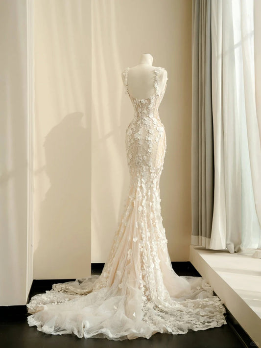 Robe de mariée sirène blanche élégante à bretelles spaghetti en tulle brodé avec des appliques et une traîne RF0513
