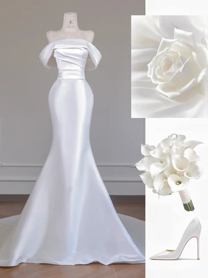 Robe de mariée sirène en satin blanc simple à épaules dénudées et traîne courte RF0553