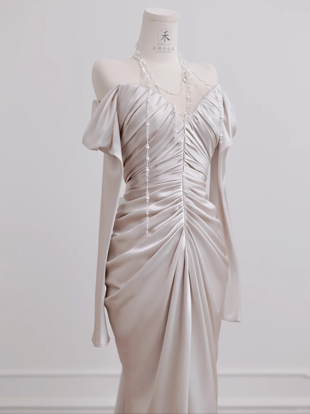 Elegant Long Sleeve Off Shoulder Pleated Satin Mermaid Long Prom Dresses Formal Evening Gowns RF0557
