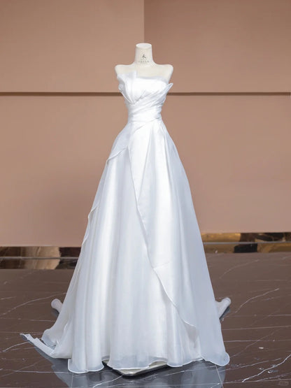 Robe de mariée élégante en tulle blanc, coupe trapèze, sans bretelles, traîne, RF0562