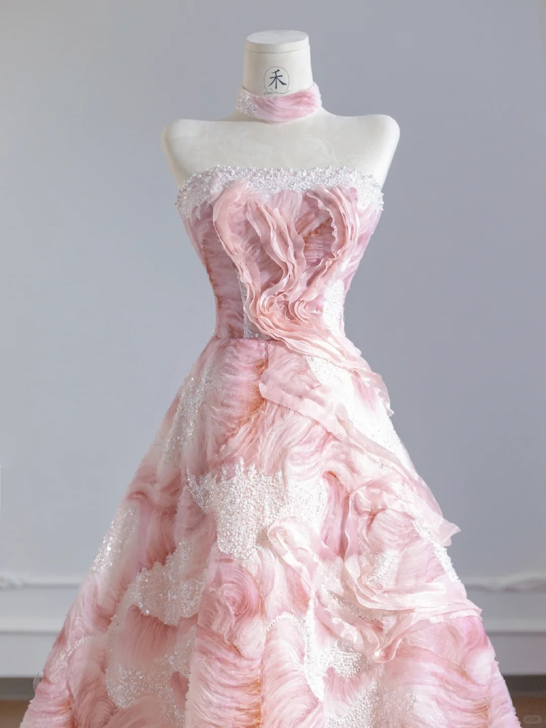 Robe de soirée princesse rose bustier en tulle avec appliques et perles, RF0566