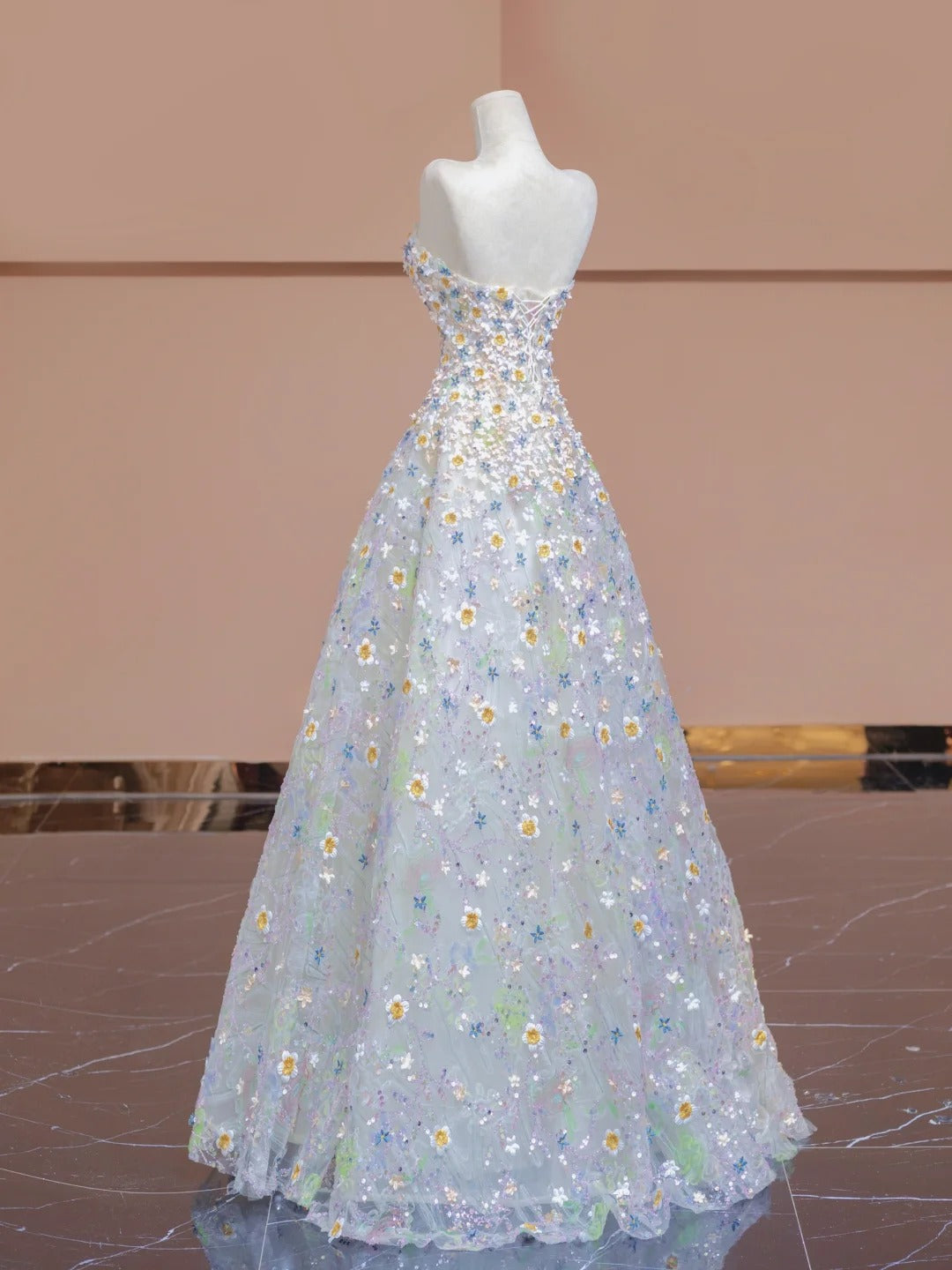 Fairytale White Strapless A-Line Applique Tulle Wedding Dress Sweet 16 Evening Gowns RF0571