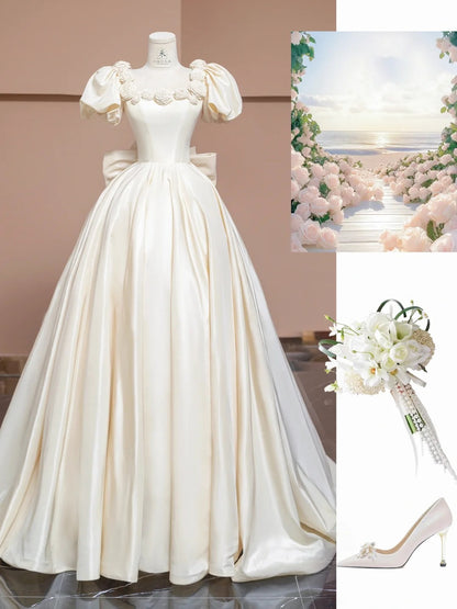 Bezauberndes cremeweißes A-Linien-Brautkleid aus Satin mit quadratischem Ausschnitt und 3D-Blumen RF0575