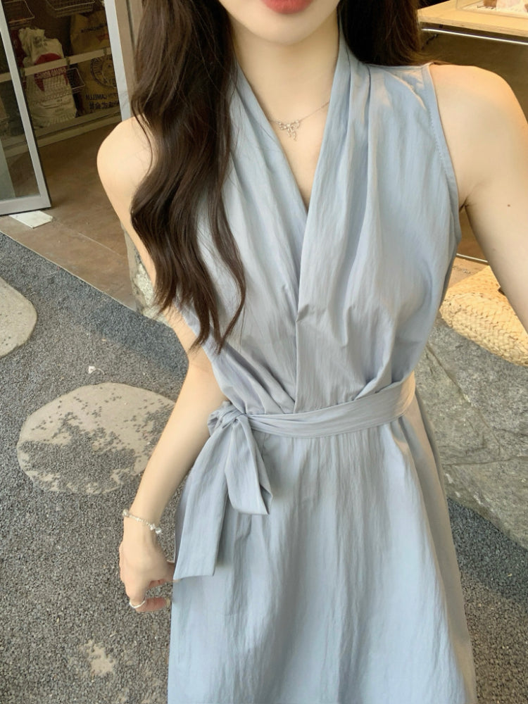Französisches schwarzes, sanftes Sommerkleid in A-Linie mit V-Ausschnitt RF0577