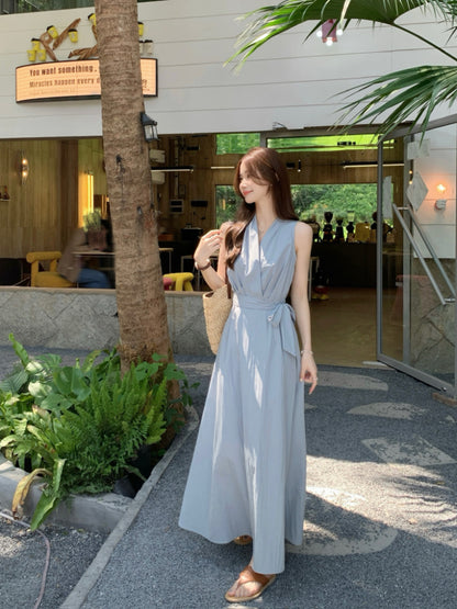 Französisches schwarzes, sanftes Sommerkleid in A-Linie mit V-Ausschnitt RF0577