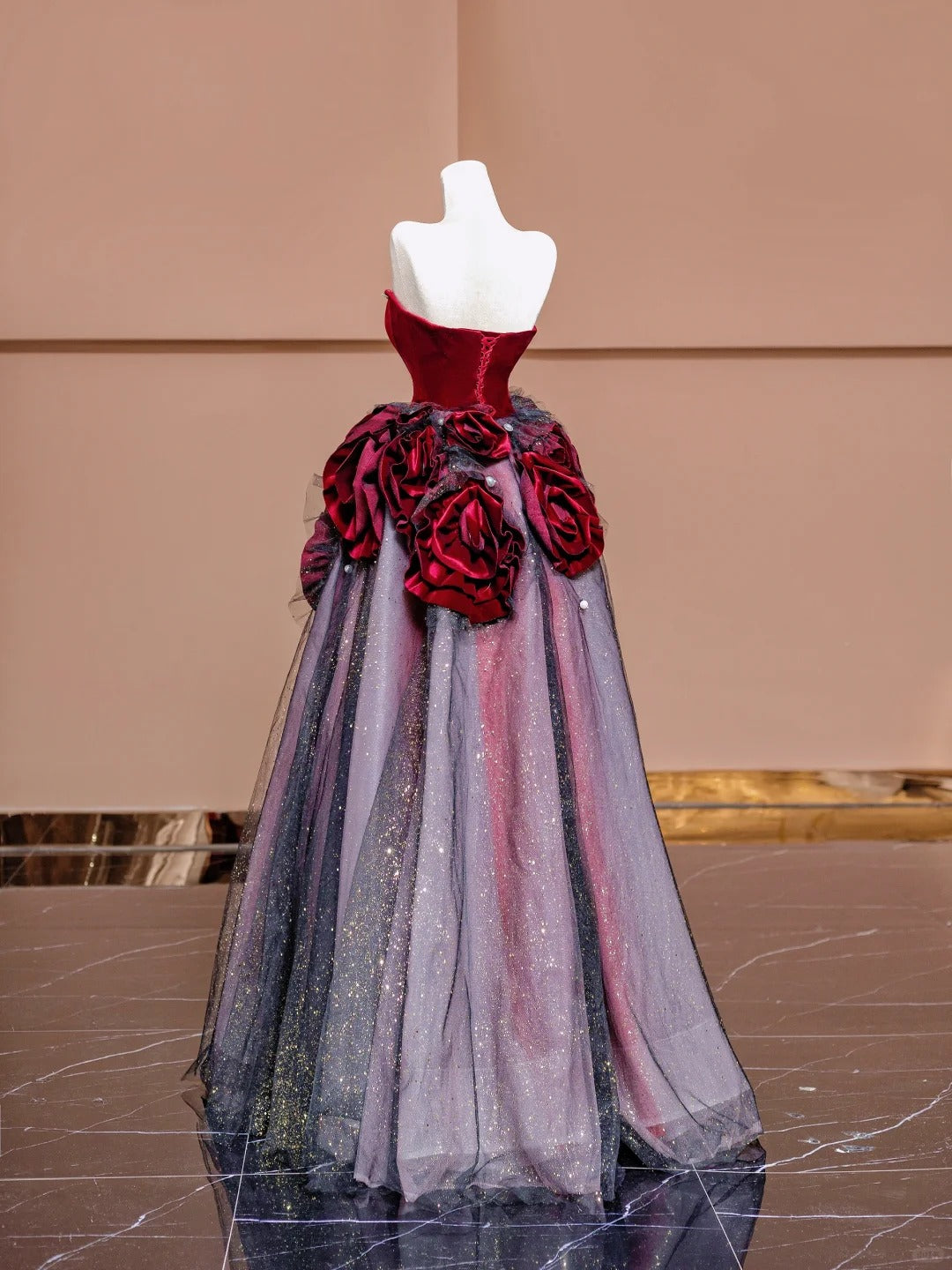 Superbe robe de bal longue en tulle et velours bordeaux, sans bretelles, coupe trapèze, robe de mariée unique RF0580