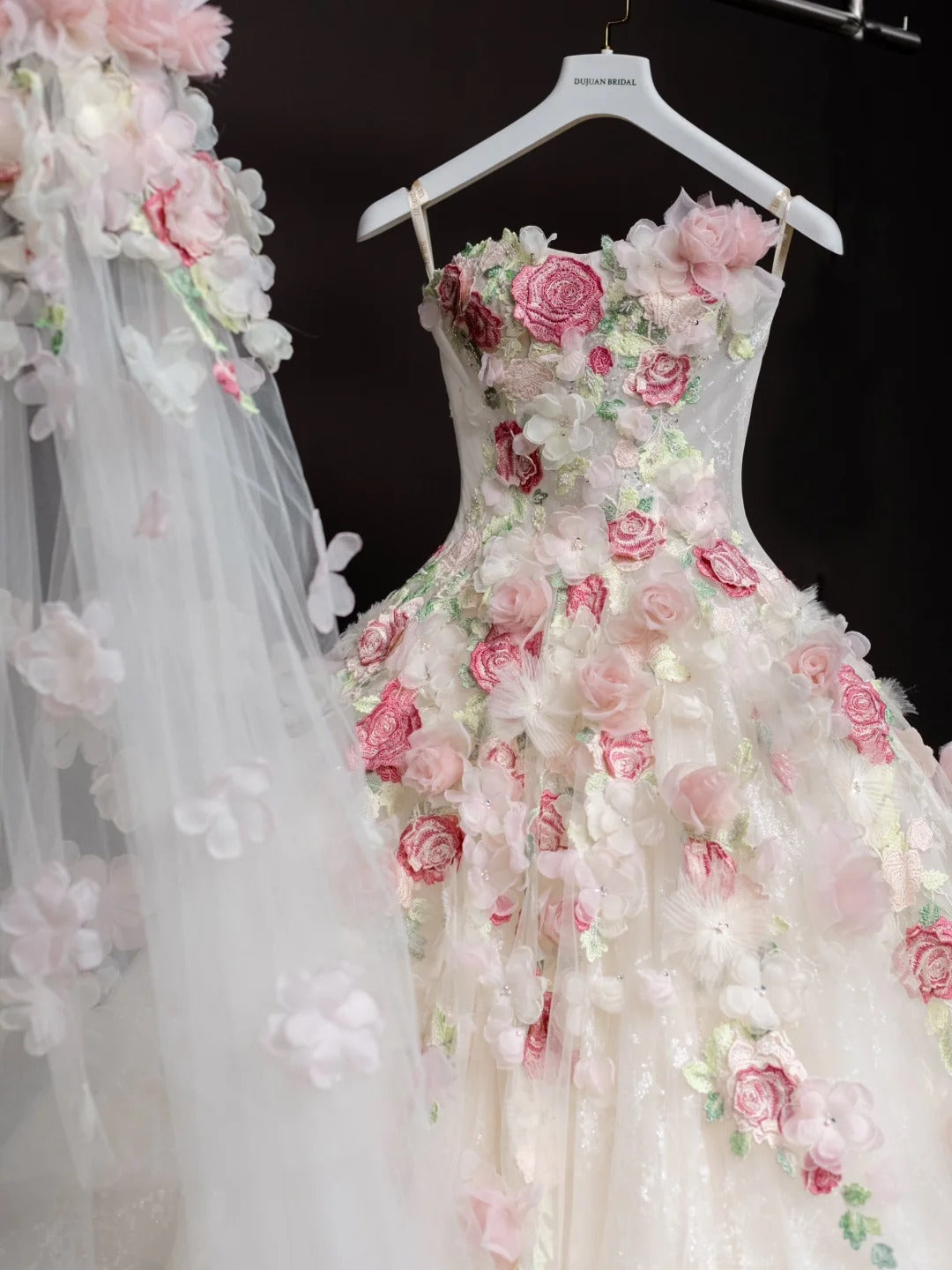 Sweet White 3D Applique Strapless A-Line Tulle Train Wedding Dress  RF0595
