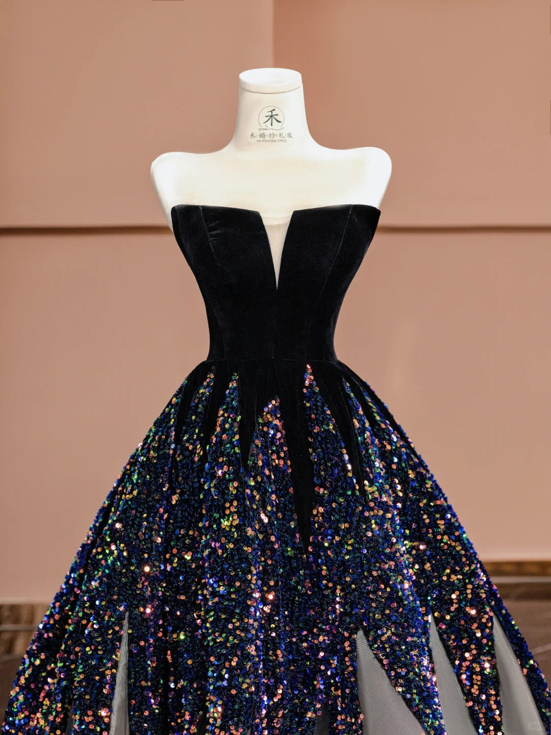 Elegantes schwarzes trägerloses A-Linien-Samt-Pailletten-Ballkleid, langes Abendkleid, formelle Abendkleider RF0630