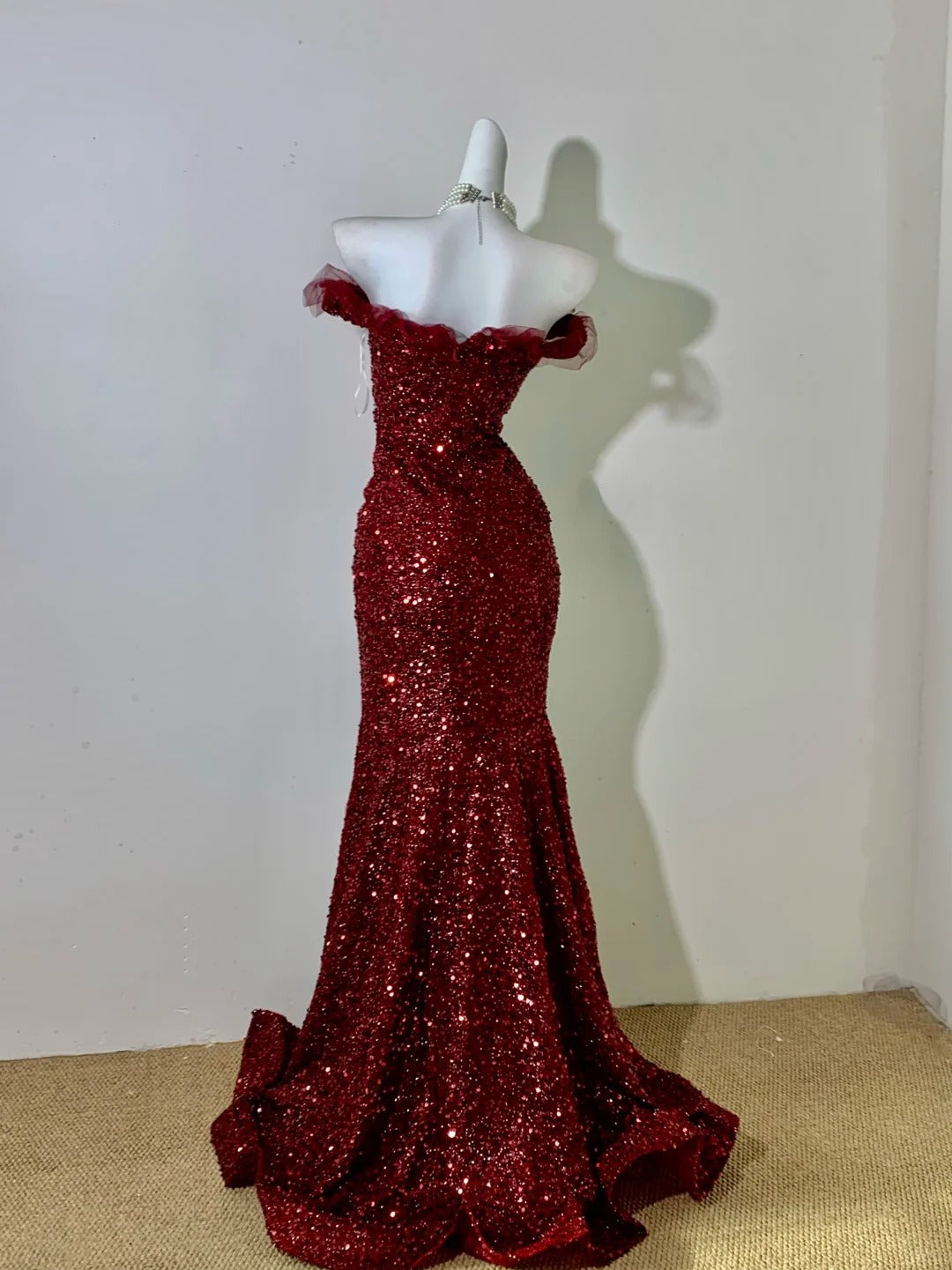 Superbe robe de soirée sirène bordeaux à épaules dénudées et sequins, robe de bal RF0706