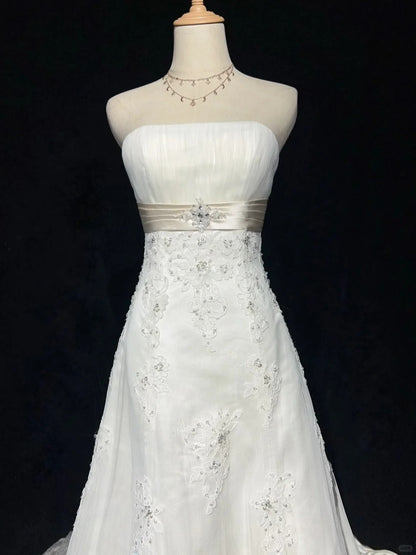 Beautiful White Strapless A-Line Lace Tulle Wedding Dress RF0731