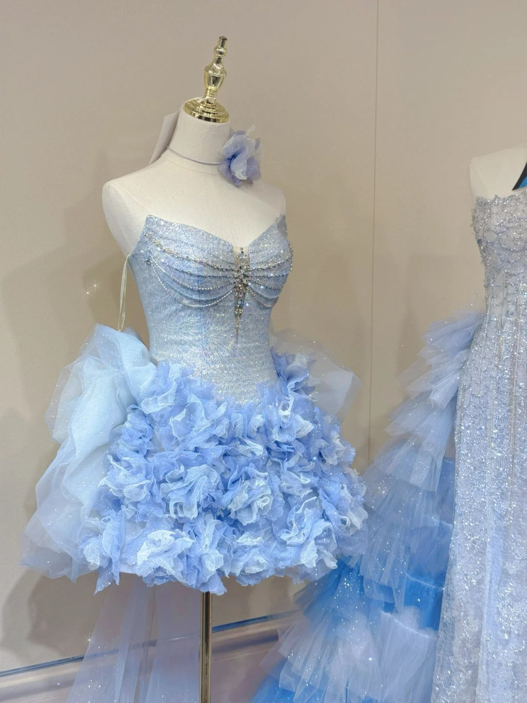 Gorgeous Blue Strapless A-Line Beaded Tulle Short Prom Dresses Homecoming Dress with Appliques RF0738