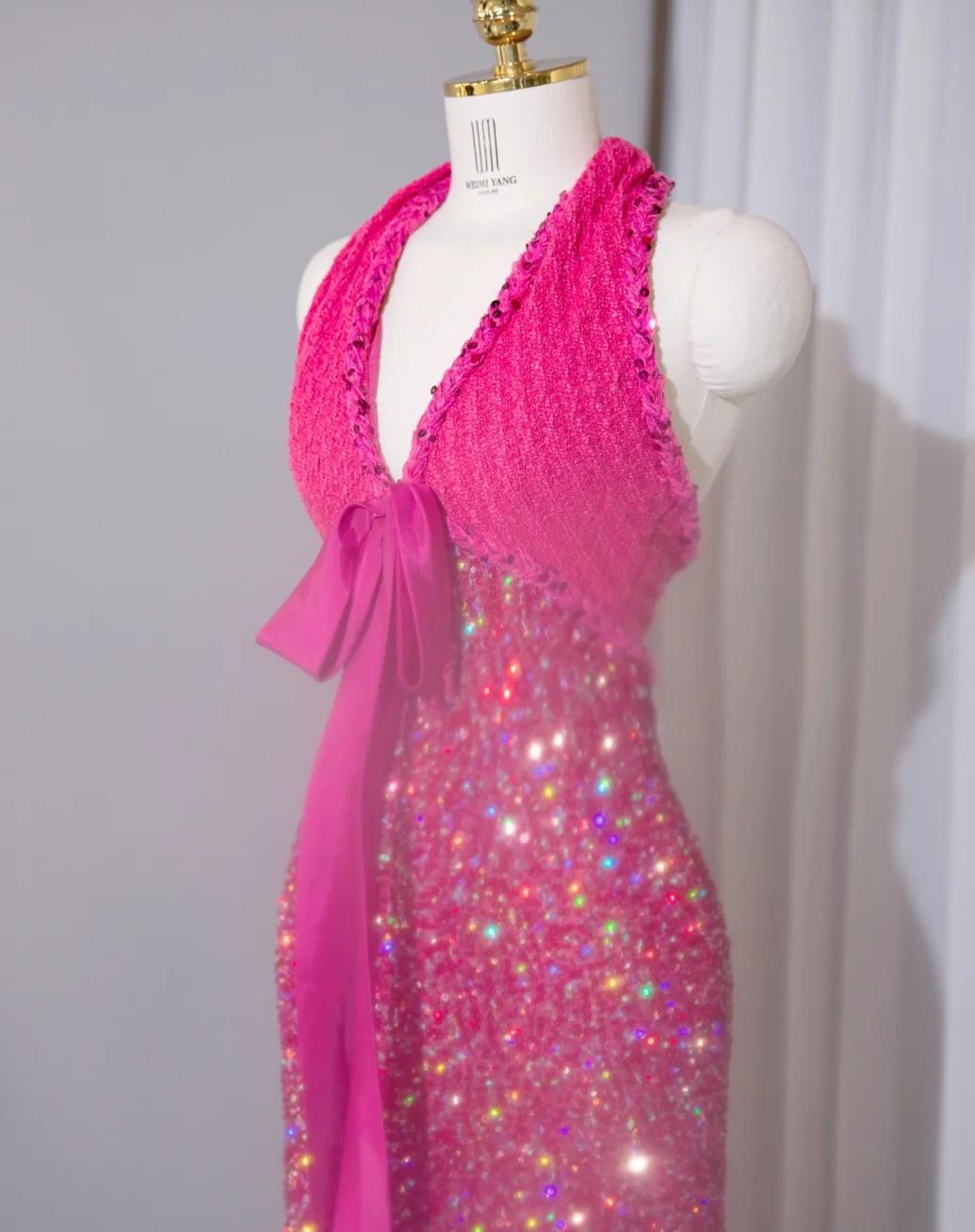 Superbe robe de soirée longue fuchsia à col en V et paillettes en dentelle RF0746