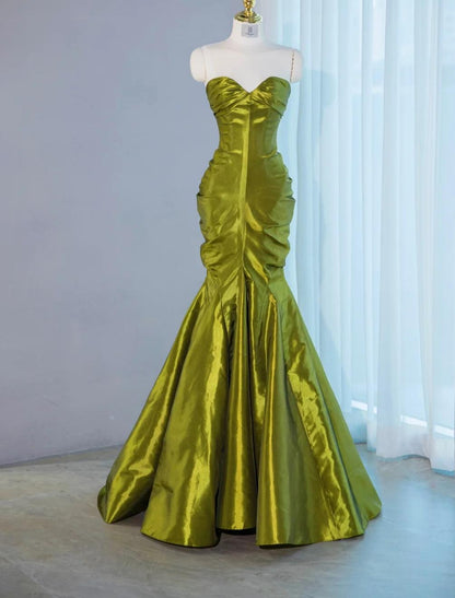 Superbe robe de soirée longue en satin vert à col en cœur style sirène RF0769