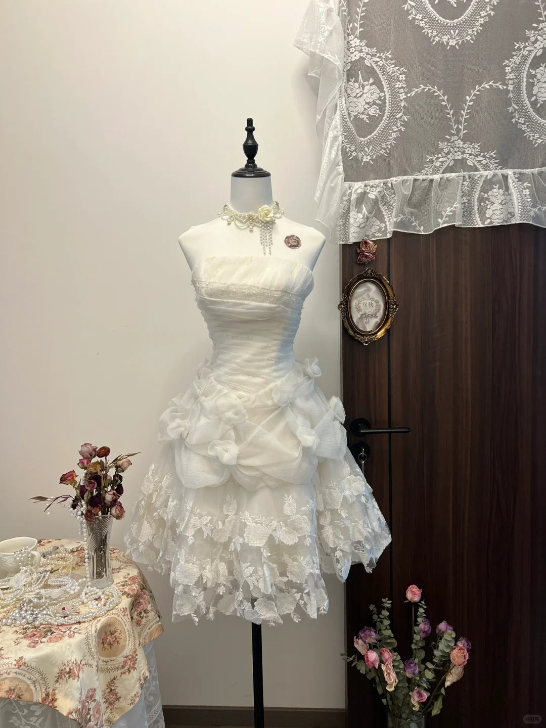 Sweet White Strapless A-Line Tulle Short Prom Dresses Homecoming Dresses with Appliques RF0784