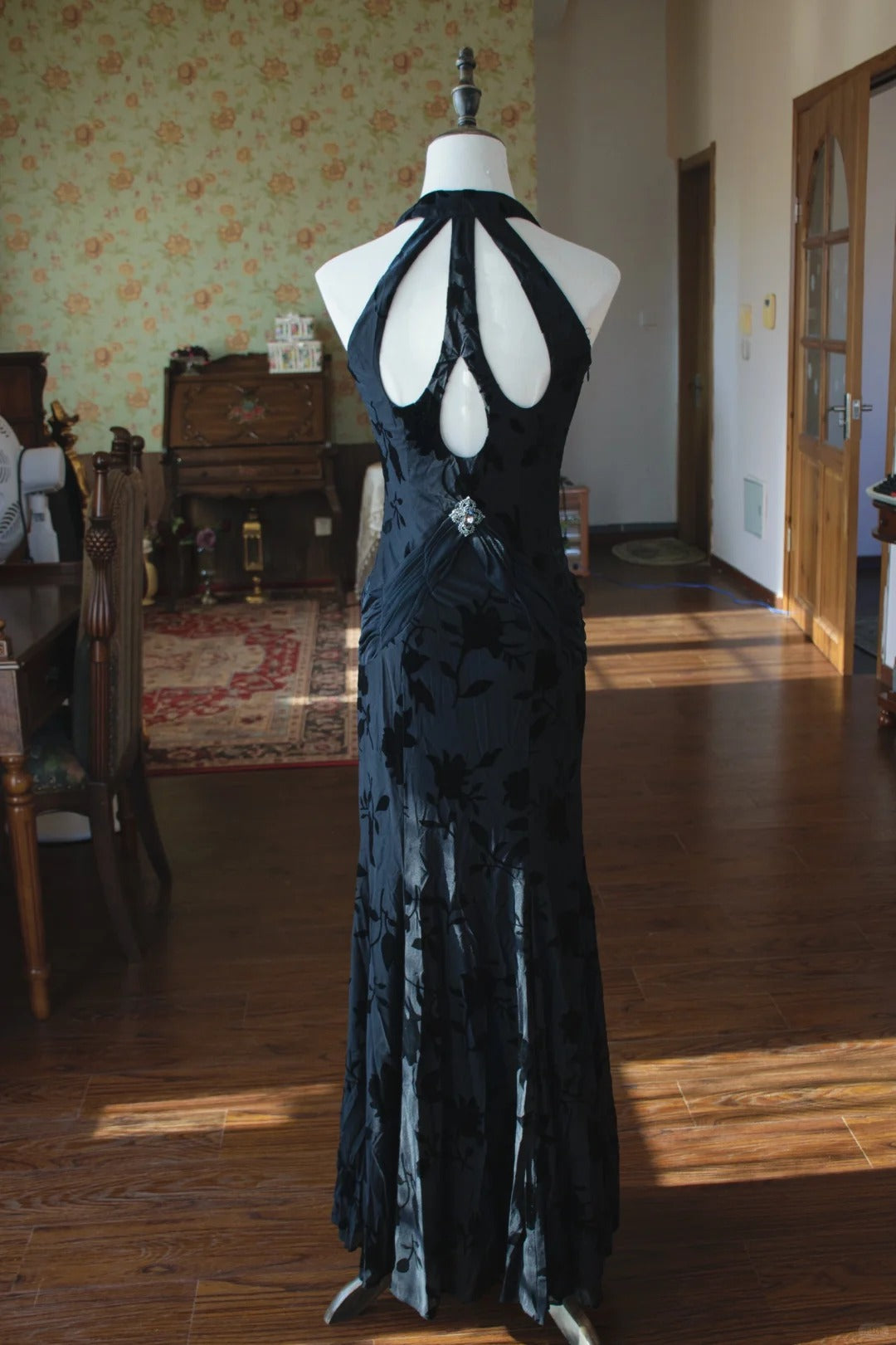 Vintage Black V-neck Mermaid Jacquard Satin Long Prom Dresses Formal Evening Gowns with Open Back RF0789