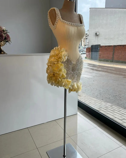 Wunderschönes buttergelbes, figurbetontes Chiffon-Abendkleid mit quadratischem Ausschnitt und Perlenbesatz, kurzes Homecoming-Kleid mit Applikationen RF0806