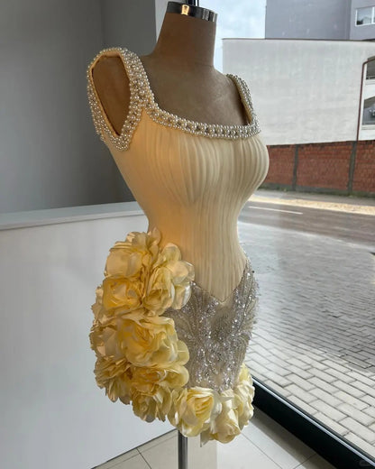 Wunderschönes buttergelbes, figurbetontes Chiffon-Abendkleid mit quadratischem Ausschnitt und Perlenbesatz, kurzes Homecoming-Kleid mit Applikationen RF0806